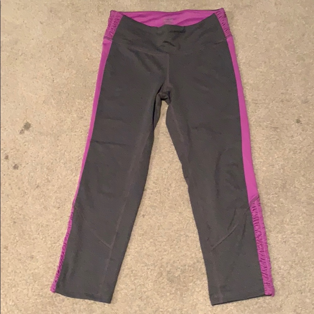 Champion cropped workout leggings
